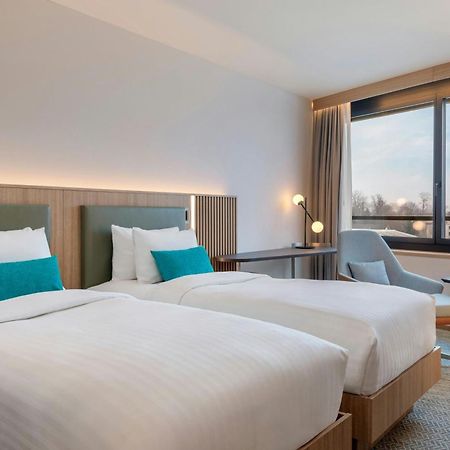 Courtyard By Marriott Biel Bienne Hotel Exterior foto