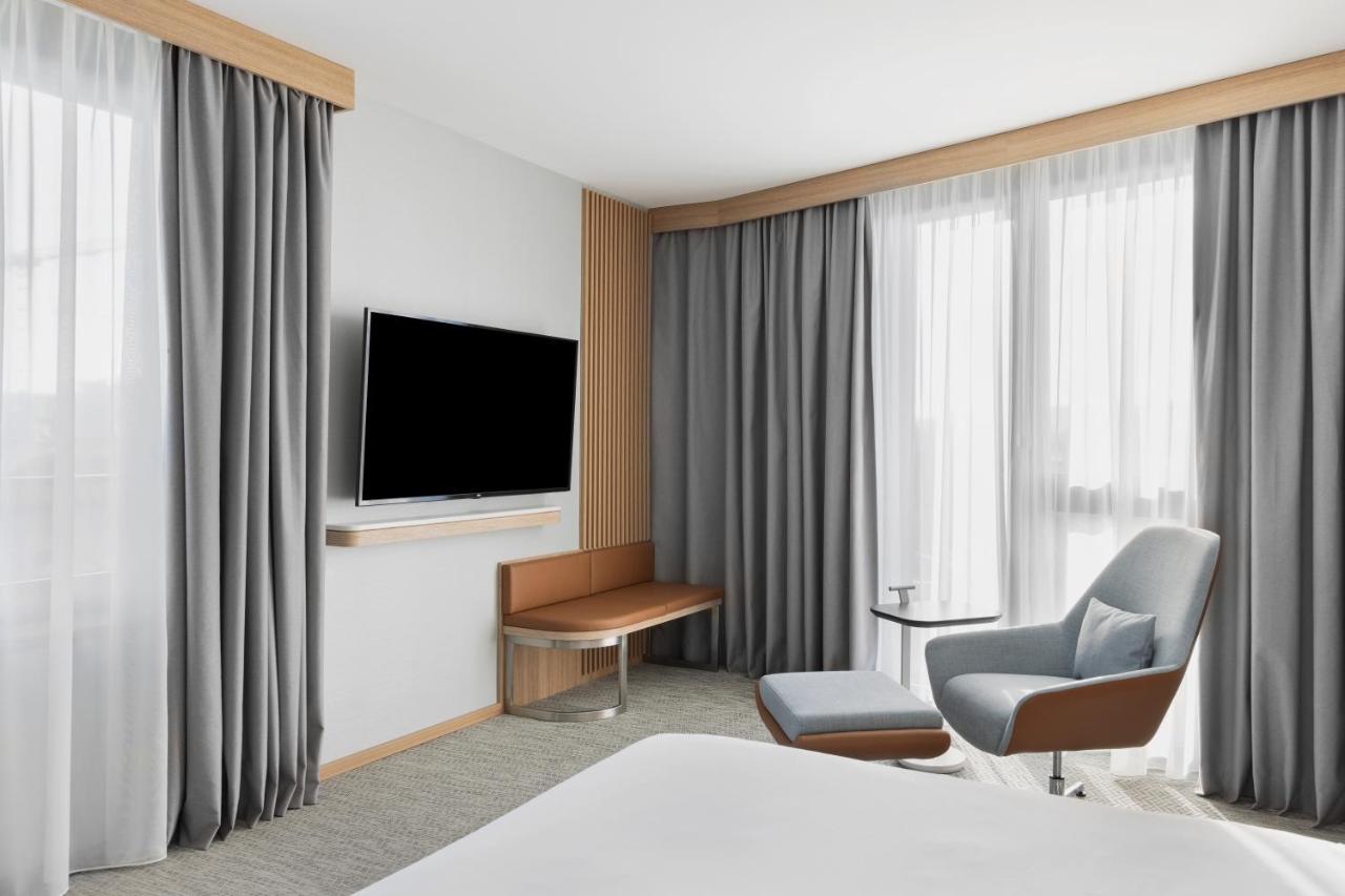 Courtyard By Marriott Biel Bienne Hotel Exterior foto